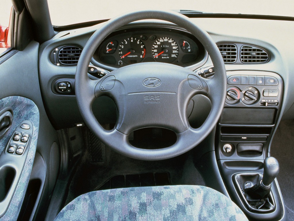 Hyundai Lantra photo 6