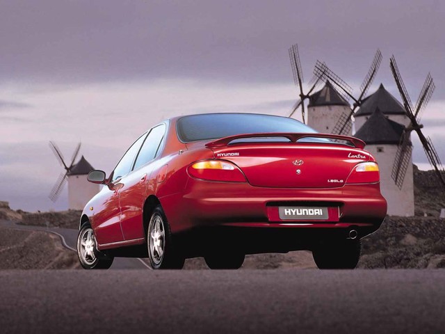 Hyundai Lantra photo 4
