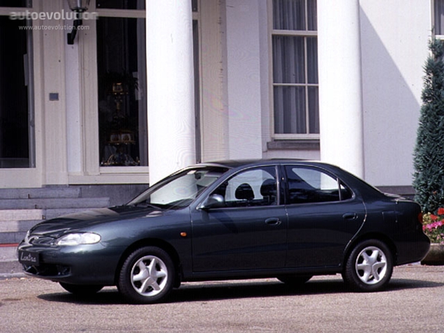 Hyundai Lantra photo 2