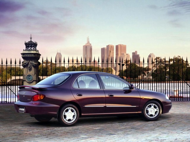 Hyundai Lantra photo 2