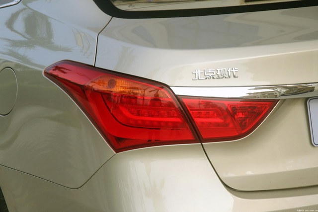 Hyundai Mistra foto 12