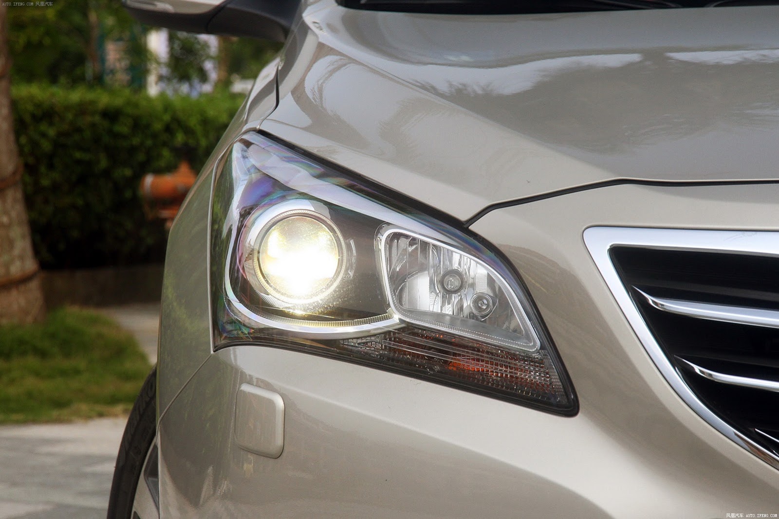 Hyundai Mistra photo 16