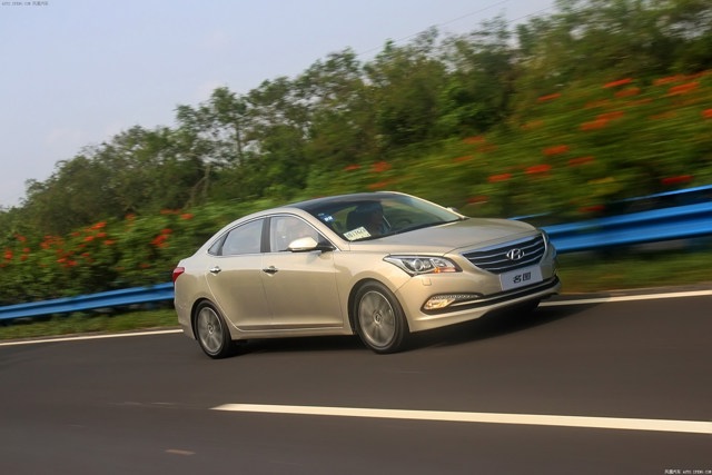 Hyundai Mistra foto 31