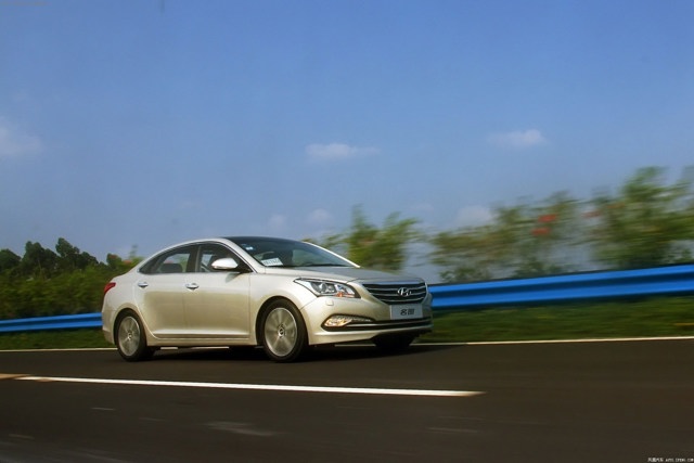 Hyundai Mistra foto 32