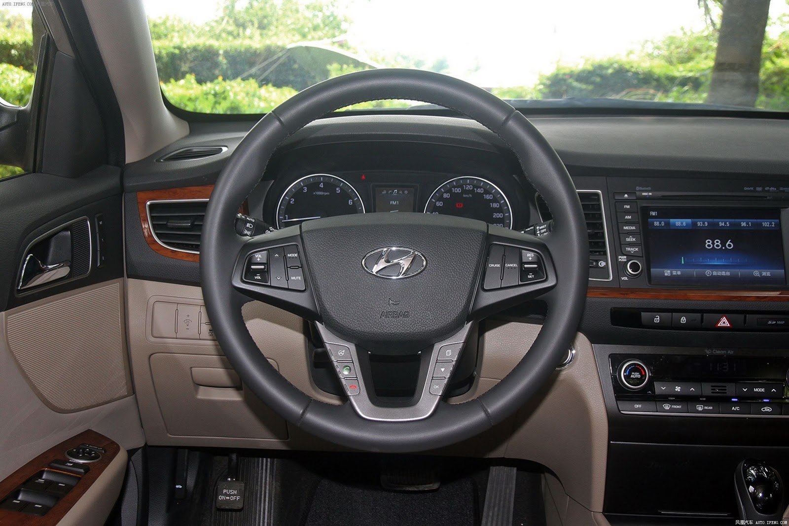 Hyundai Mistra photo 47