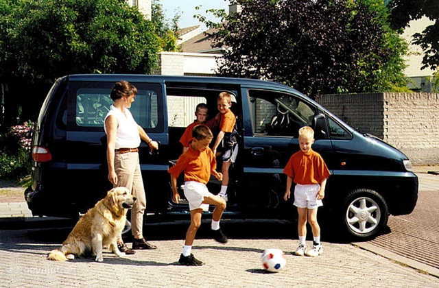 Hyundai Satellite Foto 2