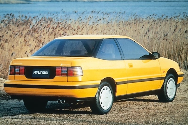 Hyundai Scoupe photo 2