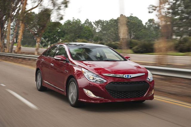 Hyundai Sonata Hybrid photo 16