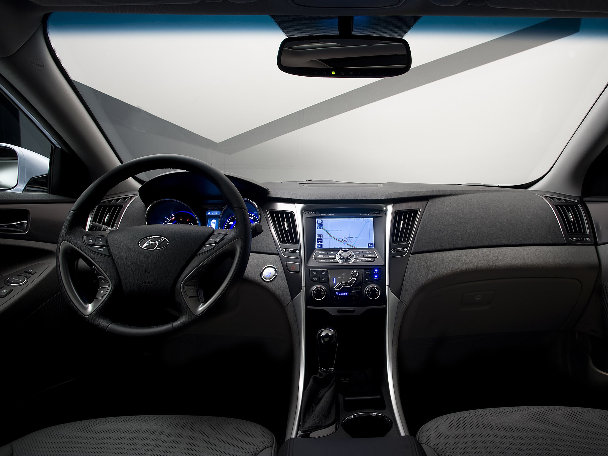 Hyundai Sonata Hybrid photo 41