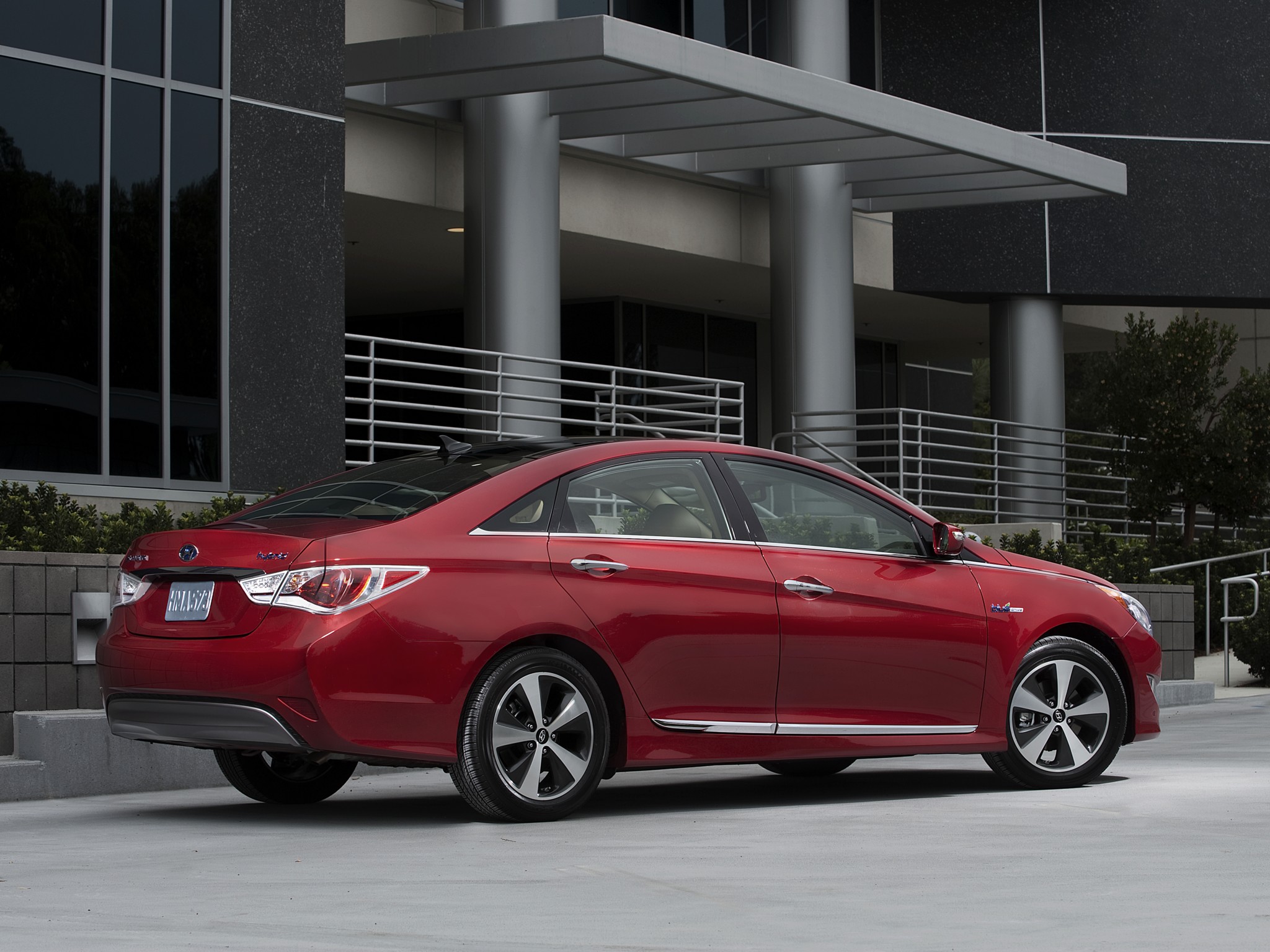Hyundai Sonata Hybrid photo 23