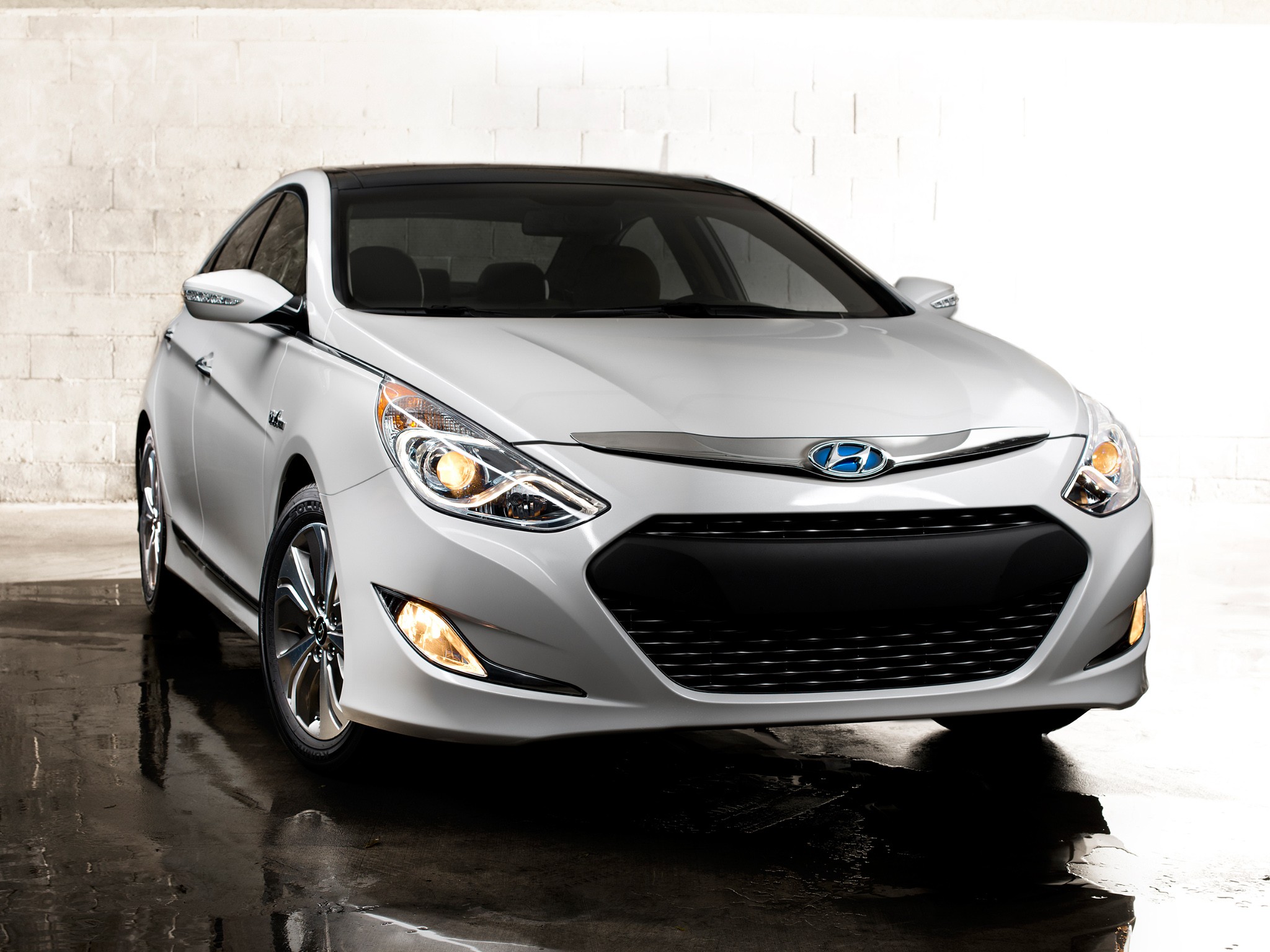 Hyundai Sonata Hybrid photo 31