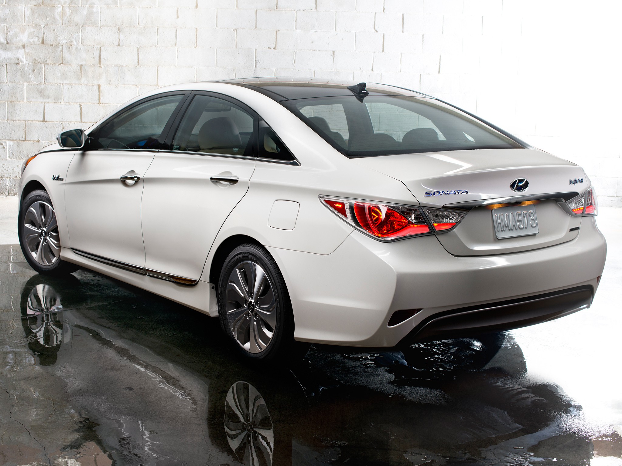Hyundai Sonata Hybrid photo 32