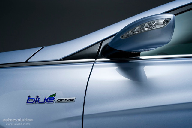 Hyundai Sonata Hybrid photo 6