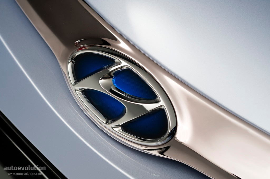 Hyundai Sonata Hybrid photo 8