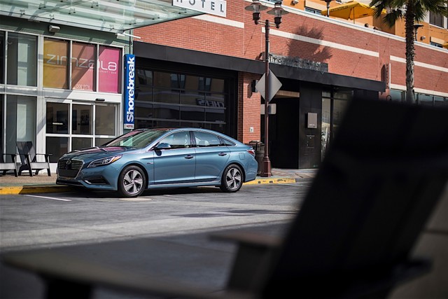 Hyundai Sonata Hybrid Foto 15