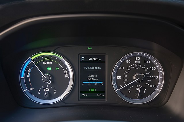 Hyundai Sonata Hybrid foto 11