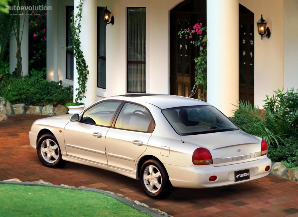 Hyundai Sonata photo 3