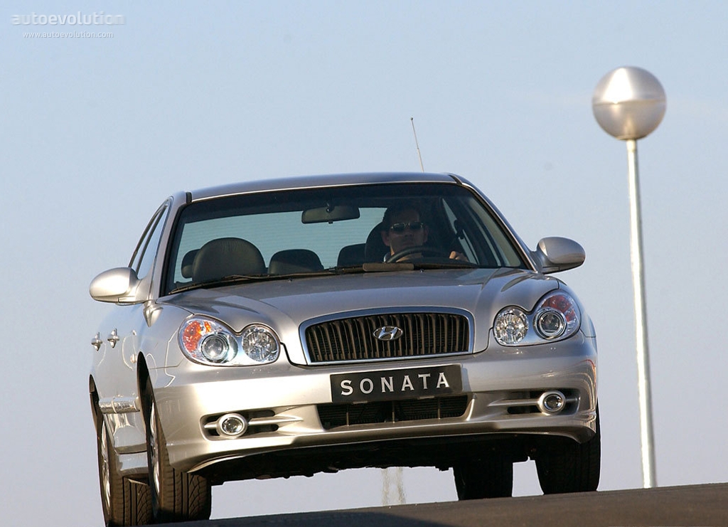 Hyundai Sonata photo 3