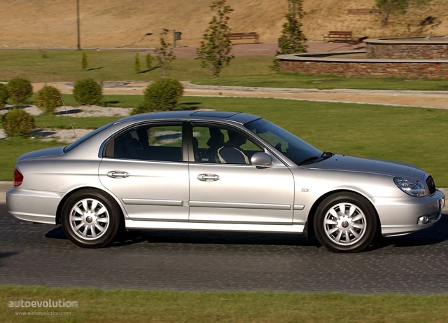 Hyundai Sonata photo 4