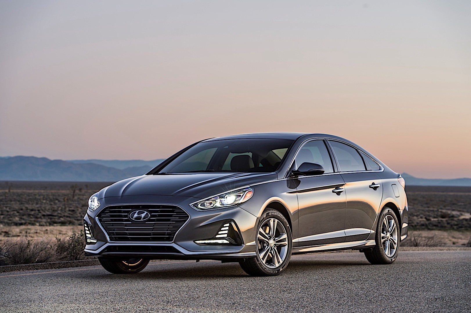 Hyundai Sonata photo 9