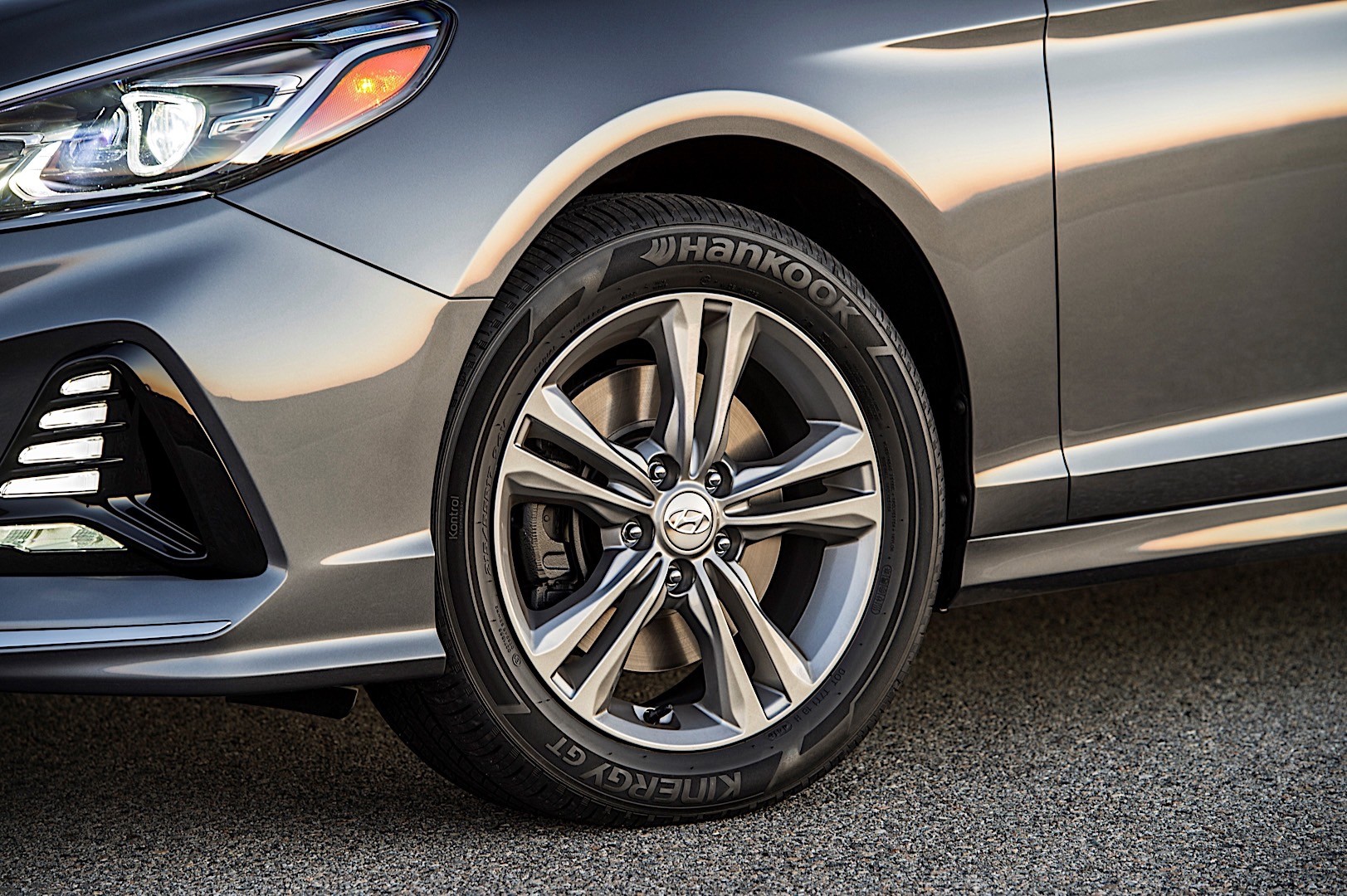 Hyundai Sonata photo 14