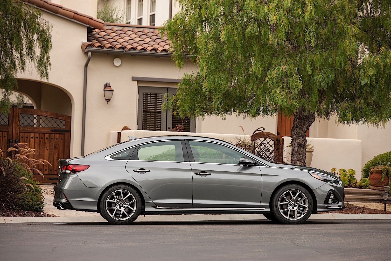 Hyundai Sonata photo 7