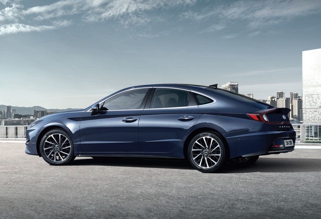 Hyundai Sonata photo 8