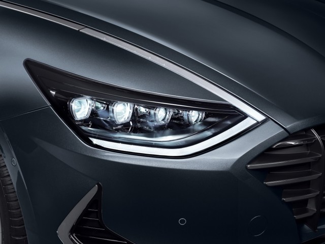 Hyundai Sonata photo 11