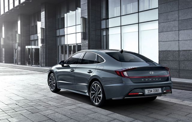 Hyundai Sonata photo 3