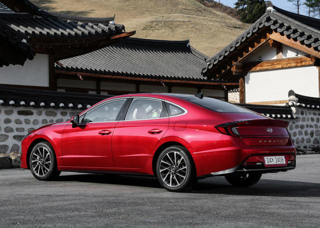 Hyundai Sonata photo 19