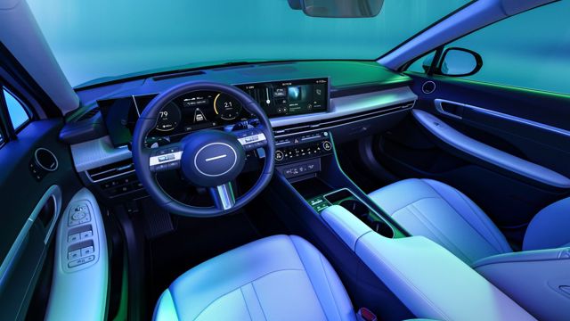 Hyundai Sonata photo 16
