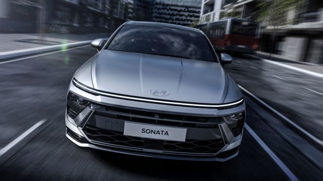 Hyundai Sonata photo 4