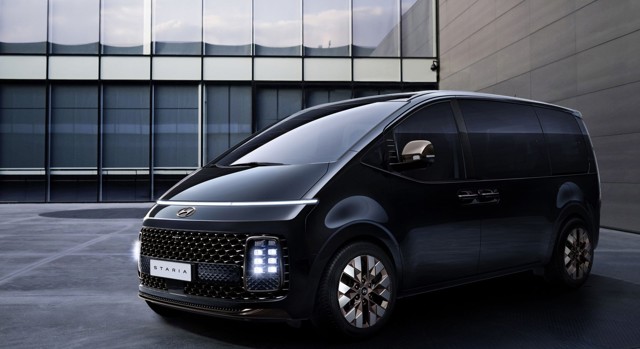 Hyundai Staria photo 3