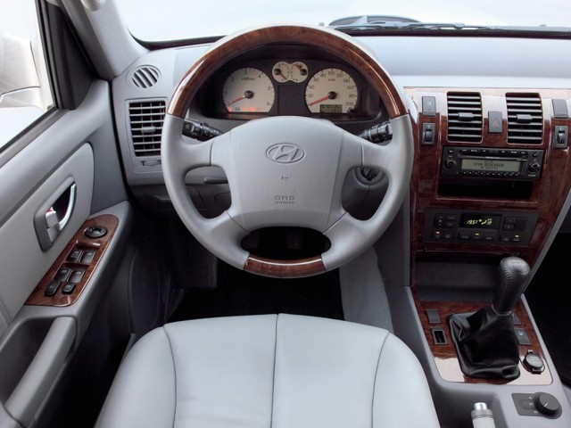 Hyundai Terracan photo 18