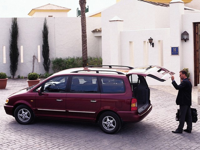 Hyundai Trajet photo 12