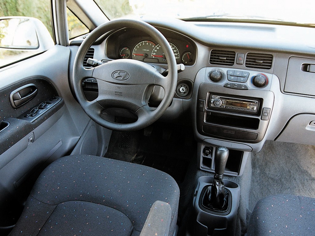 Hyundai Trajet photo 17