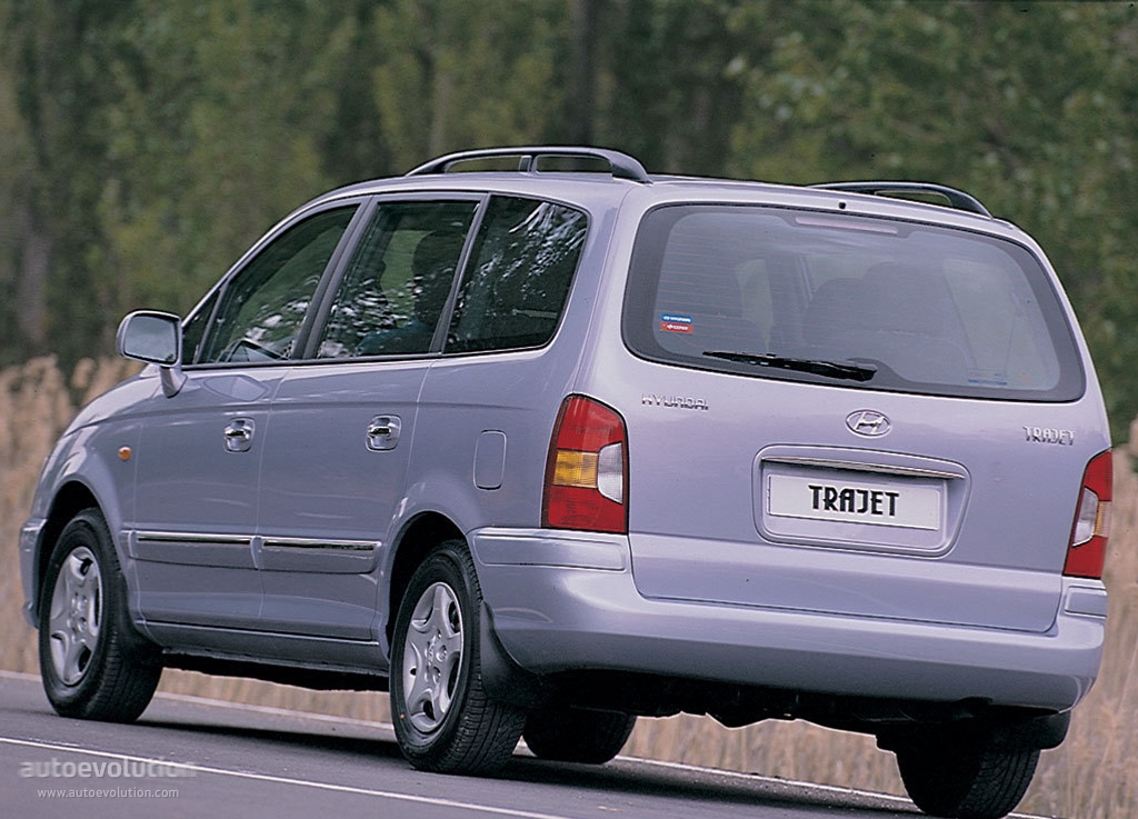 Hyundai Trajet photo 4