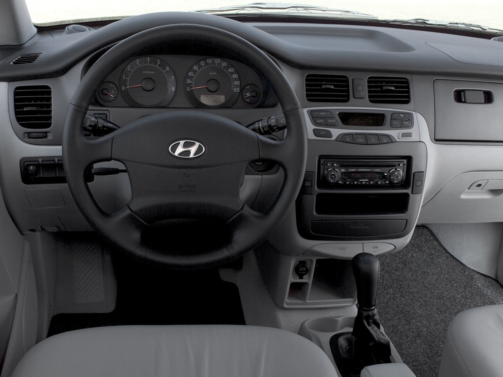 Hyundai Trajet photo 11