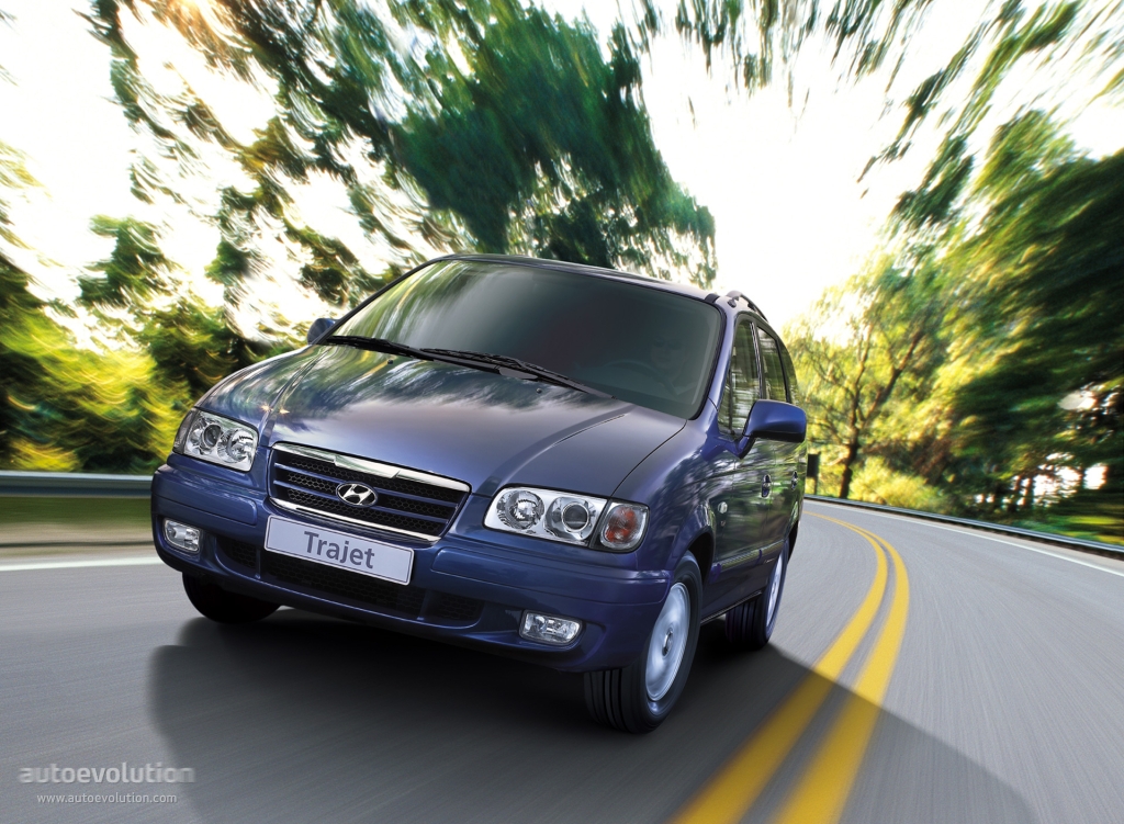 Hyundai Trajet photo 2