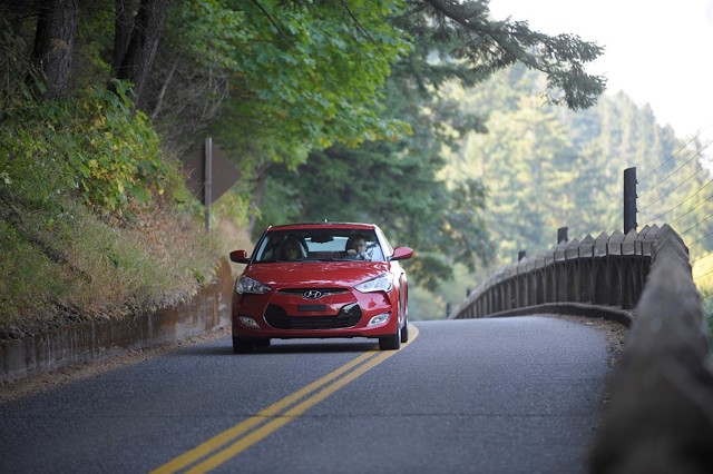 Hyundai Veloster photo 9