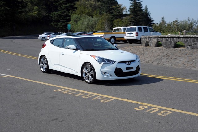 Hyundai Veloster photo 11