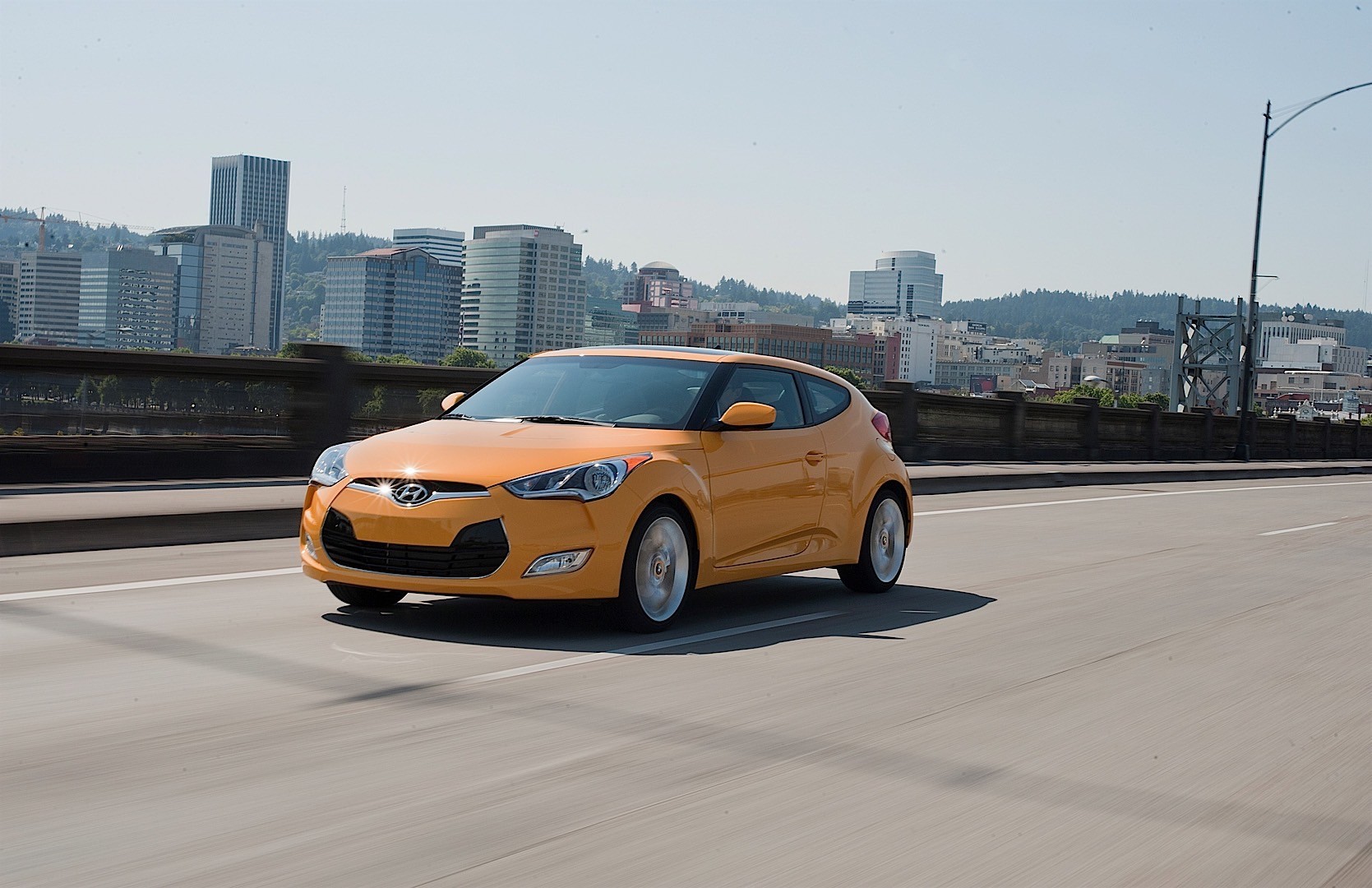 Hyundai Veloster photo 27