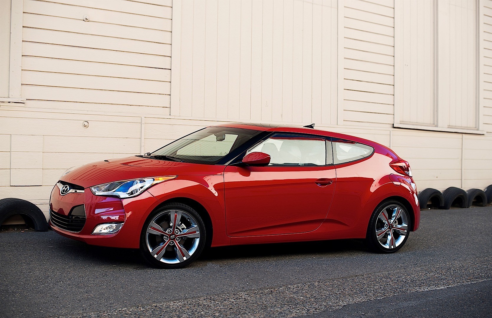 Hyundai Veloster photo 30