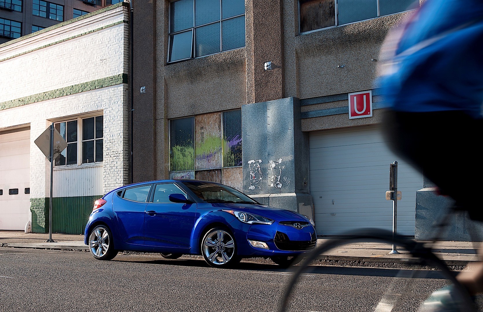 Hyundai Veloster photo 32