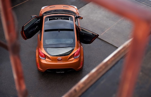 Hyundai Veloster photo 39