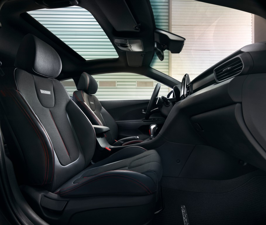 Hyundai Veloster photo 32