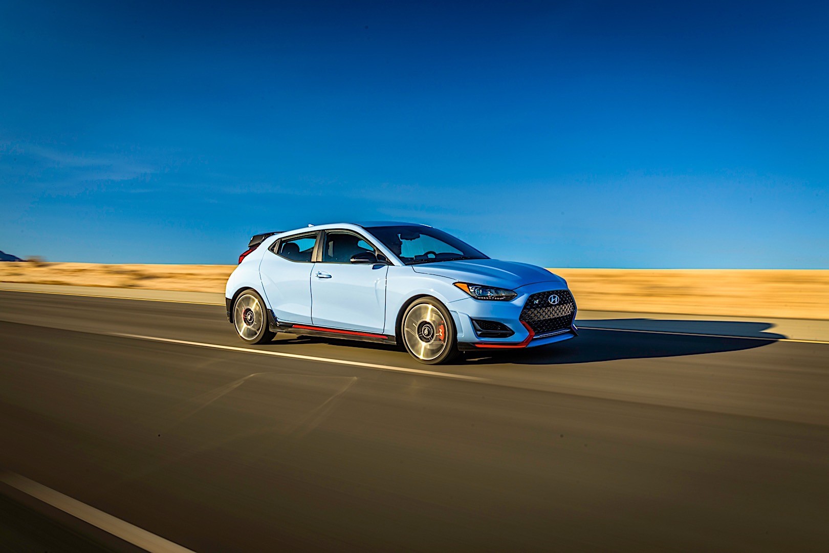 Hyundai Veloster photo 7