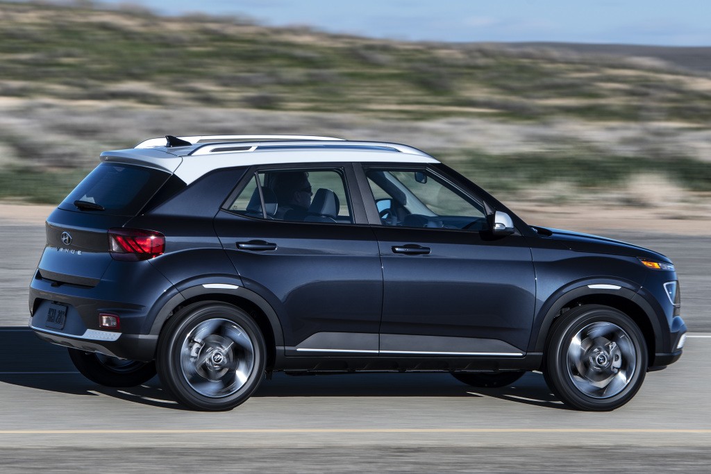 Hyundai Venue photo 7