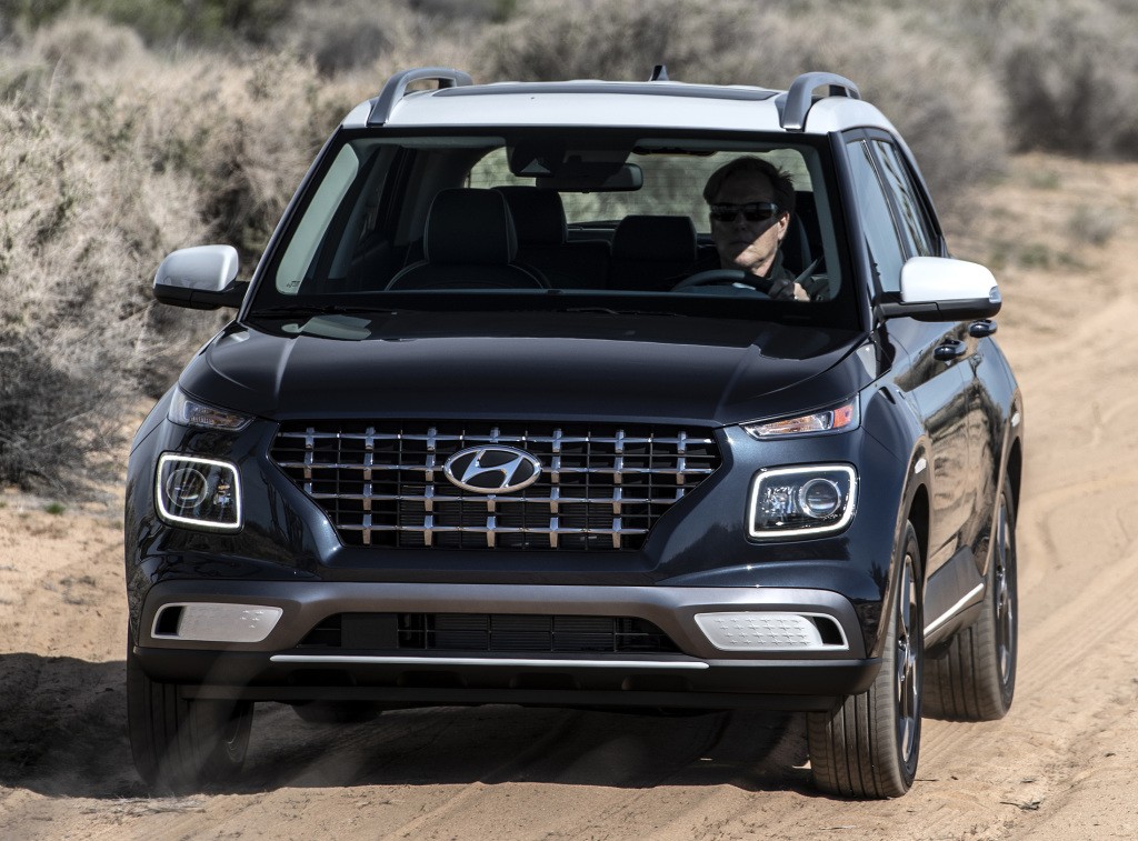 Hyundai Venue photo 12