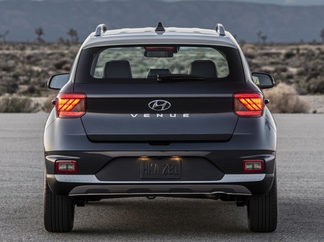 Hyundai Venue photo 14